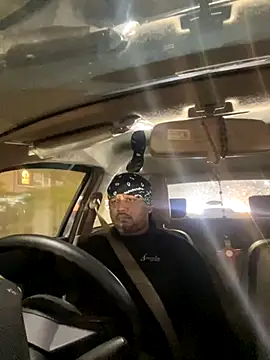 Snapshot of Dick_6inches chatting on 10/30/25, 02:04 Dick 6inches online show from 10/30/25, 02:04