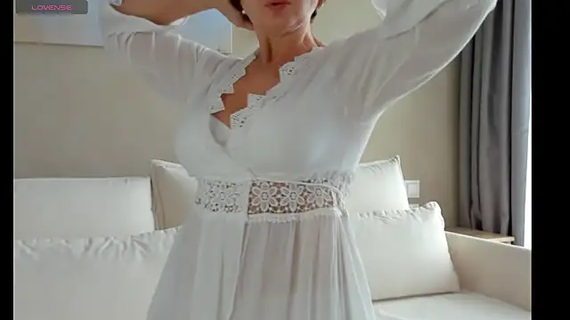 Snapshot of SugarEmmy7 chatting on 10/26/25, 10:59 SugarEmmy7 online show from 10/26/25, 10:59