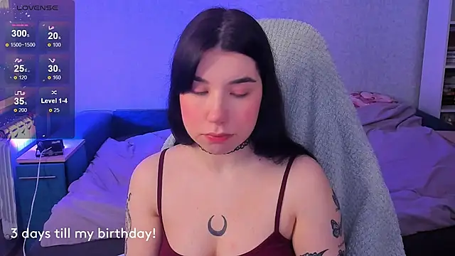 Snapshot of kellyharris chatting on 02/25/25, 02:37 kellyharris online show from 02/25/25, 02:37