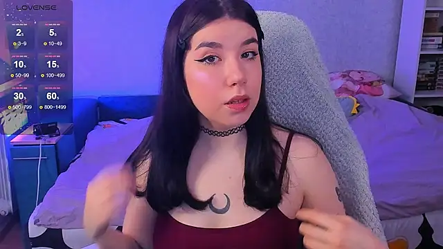 Snapshot of kellyharris chatting on 03/10/25, 02:26 kellyharris online show from 03/10/25, 02:26