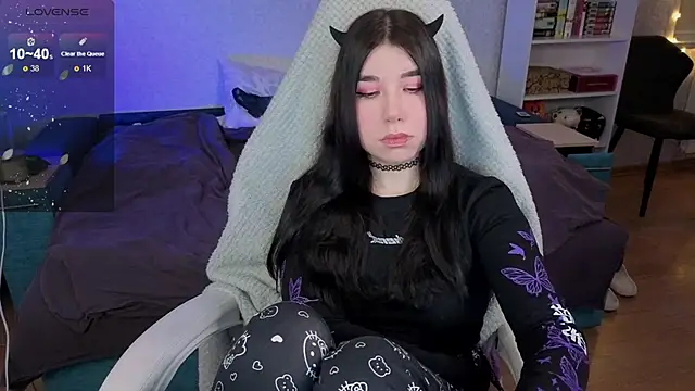 Snapshot of kellyharris chatting on 12/15/25, 12:22 kellyharris online show from 12/15/25, 12:22