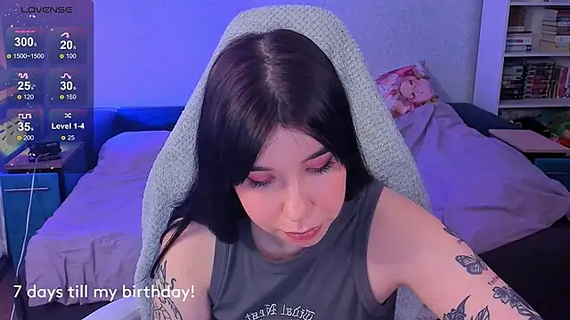 Snapshot of kellyharris chatting on 02/21/25, 06:04 kellyharris online show from 02/21/25, 06:04