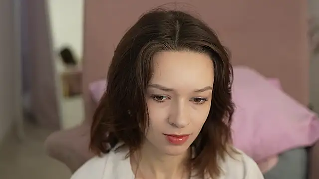 Snapshot of VivianLy_ chatting on 01/19/25, 07:36 VivianLy online show from 01/19/25, 07:36