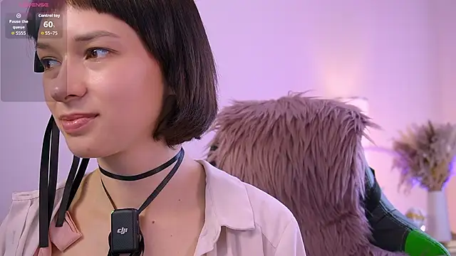 VivianLy  online show from 03/09/26, 11:58