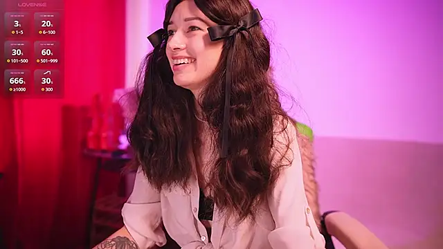 VivianLy  online show from 06/27/26, 10:21