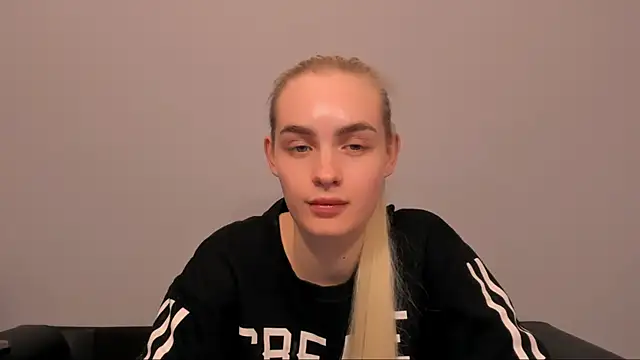 OliviaKisss online show from 02/25/26, 06:52