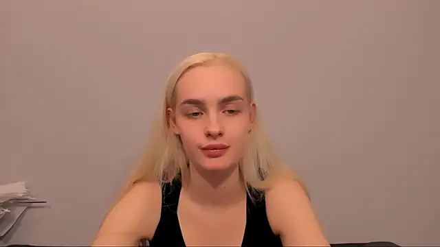 OliviaKisss online show from 03/12/26, 07:51