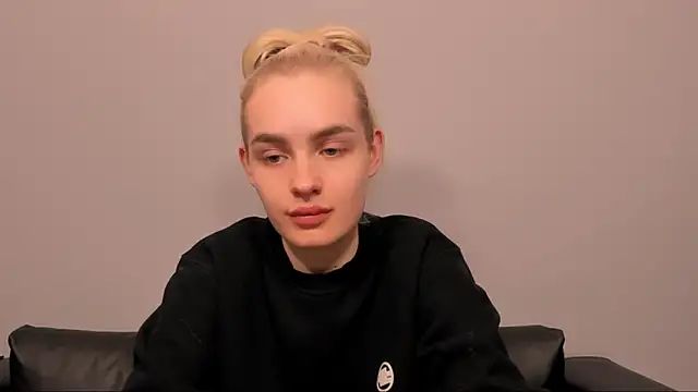 OliviaKisss online show from 02/23/26, 06:41