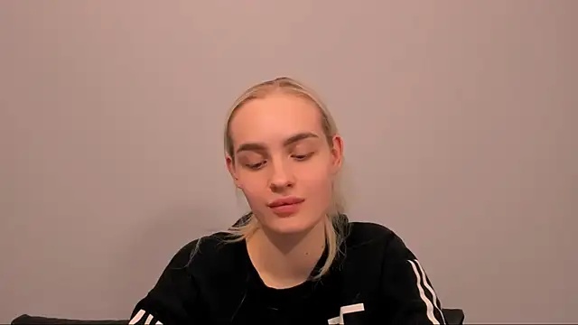 OliviaKisss online show from 02/17/26, 04:48