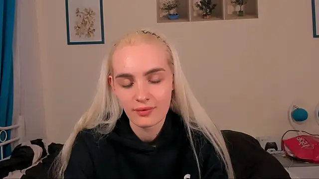 OliviaKisss online show from 04/20/26, 06:53