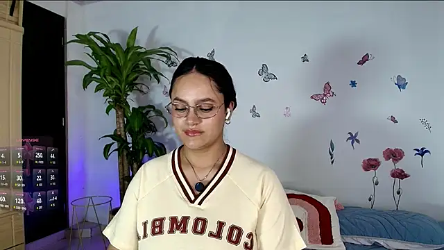 Snapshot of VICTORIABLACK_@xh chatting on 05/17/26, 10:04 VICTORIABLACK xh online show from 05/17/26, 10:04