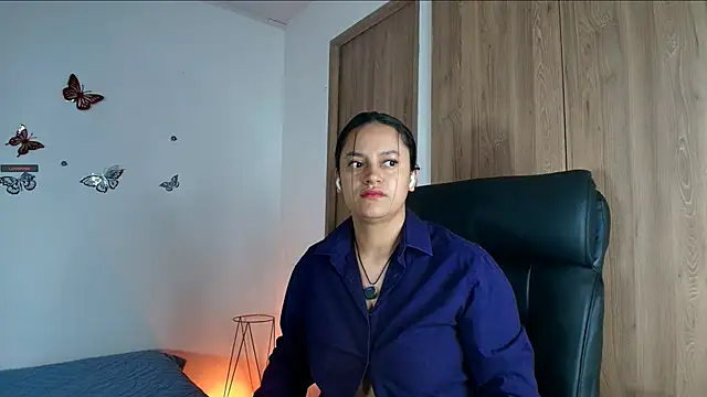 VICTORIABLACK xh online show from 11/30/25, 11:00