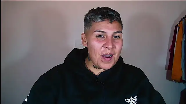 Yessi rousse online show from 11/15/25, 12:03