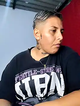 Yessi rousse online show from 10/18/25, 01:40