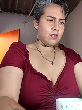 Snapshot of Yessi_rousse chatting on 06/27/26, 08:26 Yessi rousse online show from 06/27/26, 08:26