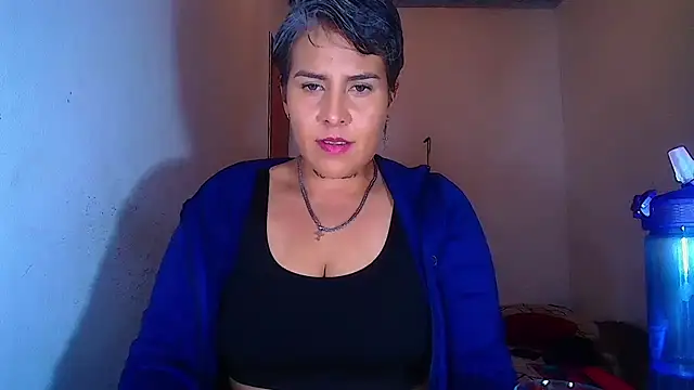 Snapshot of Yessi_rousse chatting on 07/15/26, 01:01 Yessi rousse online show from 07/15/26, 01:01