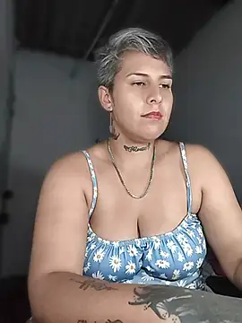 Snapshot of Yessi_rousse chatting on 05/15/26, 11:36 Yessi rousse online show from 05/15/26, 11:36