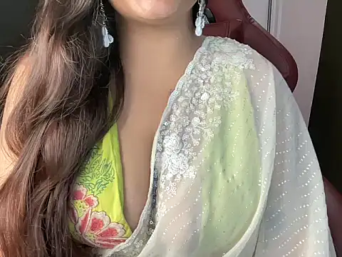 Snapshot of shanayaaa_1 chatting on 02/20/26, 06:54 shanayaaa 1 online show from 02/20/26, 06:54