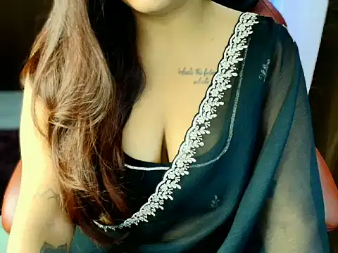 Snapshot of shanayaaa_1 chatting on 10/28/25, 07:13 shanayaaa 1 online show from 10/28/25, 07:13