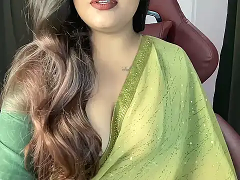 Snapshot of shanayaaa_1 chatting on 06/30/26, 07:14 shanayaaa 1 online show from 06/30/26, 07:14