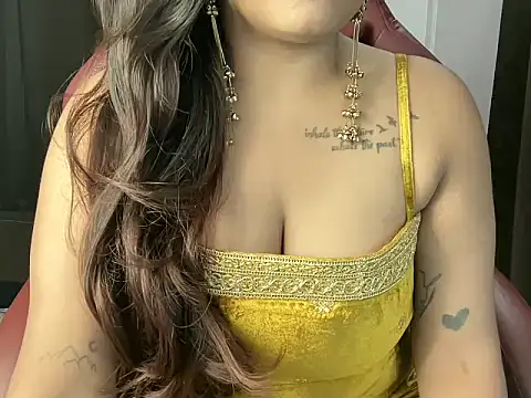 Snapshot of shanayaaa_1 chatting on 07/15/26, 07:32 shanayaaa 1 online show from 07/15/26, 07:32