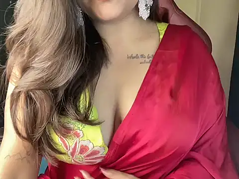 Snapshot of shanayaaa_1 chatting on 02/06/25, 06:56 shanayaaa 1 online show from 02/06/25, 06:56