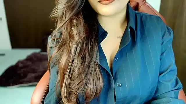 Snapshot of shanayaaa_1 chatting on 11/07/25, 06:56 shanayaaa 1 online show from 11/07/25, 06:56