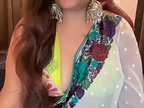 Snapshot of shanayaaa_1 chatting on 04/13/26, 06:23 shanayaaa 1 online show from 04/13/26, 06:23