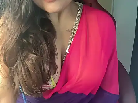 Snapshot of shanayaaa_1 chatting on 02/01/25, 04:56 shanayaaa 1 online show from 02/01/25, 04:56