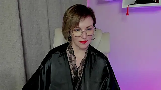Snapshot of feliziaDesire chatting on 05/10/26, 08:51 feliziaDesire online show from 05/10/26, 08:51
