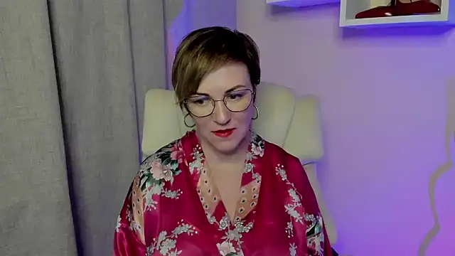 Snapshot of feliziaDesire chatting on 06/19/26, 08:20 feliziaDesire online show from 06/19/26, 08:20