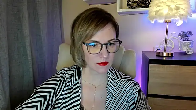 feliziaDesire online show from 10/30/25, 06:55