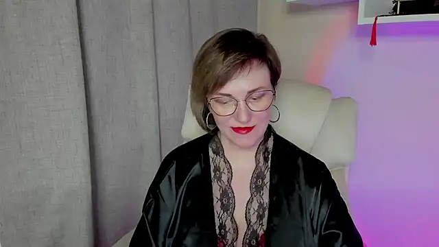 Snapshot of feliziaDesire chatting on 05/11/26, 02:56 feliziaDesire online show from 05/11/26, 02:56