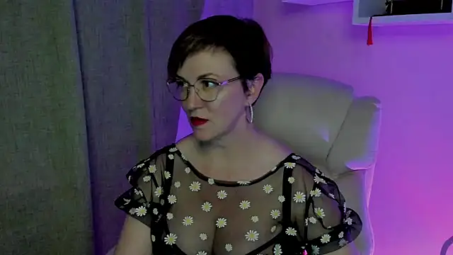 Snapshot of feliziaDesire chatting on 06/02/26, 07:03 feliziaDesire online show from 06/02/26, 07:03