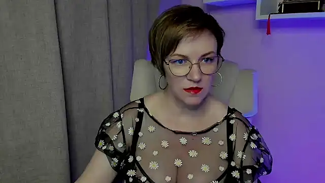 Snapshot of feliziaDesire chatting on 06/04/26, 06:29 feliziaDesire online show from 06/04/26, 06:29