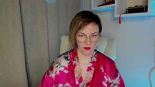 Snapshot of feliziaDesire chatting on 05/16/26, 06:12 feliziaDesire online show from 05/16/26, 06:12
