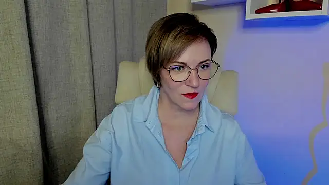 Snapshot of feliziaDesire chatting on 06/15/26, 12:49 feliziaDesire online show from 06/15/26, 12:49