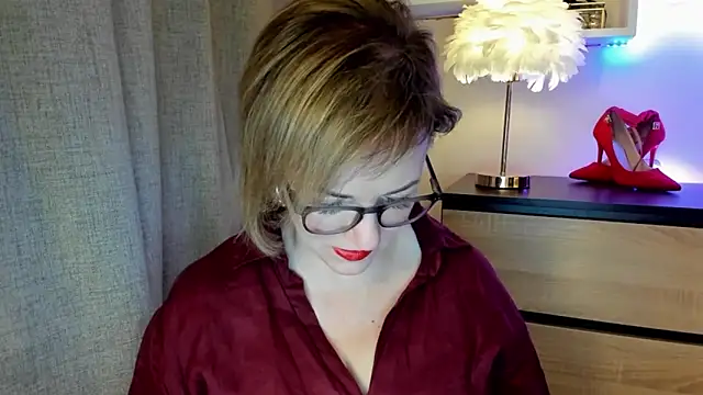 feliziaDesire online show from 10/21/25, 12:59