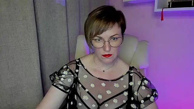 Snapshot of feliziaDesire chatting on 06/03/26, 05:06 feliziaDesire online show from 06/03/26, 05:06