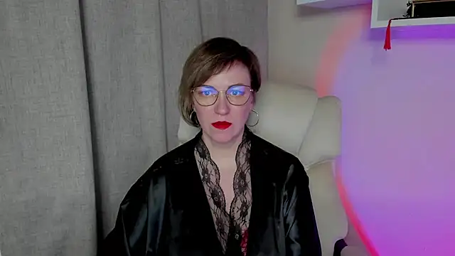 Snapshot of feliziaDesire chatting on 05/11/26, 04:59 feliziaDesire online show from 05/11/26, 04:59