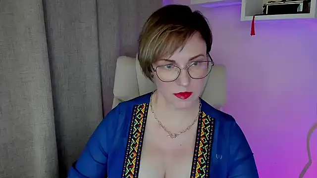 Snapshot of feliziaDesire chatting on 06/01/26, 11:21 feliziaDesire online show from 06/01/26, 11:21