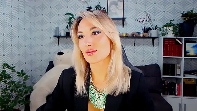 MillaXQueen online show from 11/18/25, 02:42