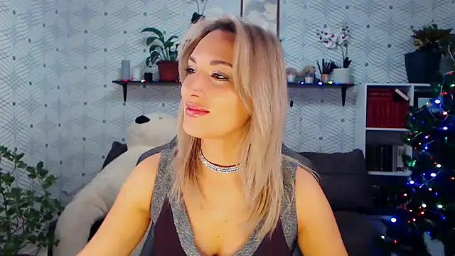 MillaXQueen online show from 12/14/25, 07:25