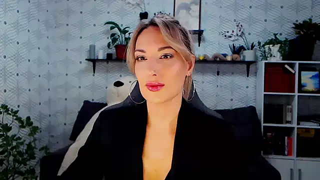 MillaXQueen online show from 11/30/25, 02:40