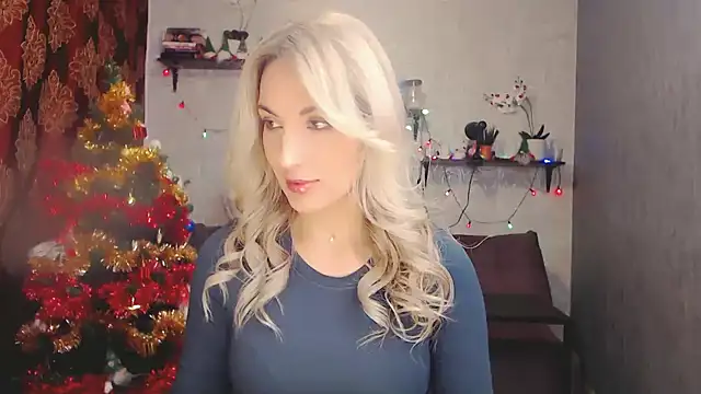Snapshot of MillaXQueen chatting on 12/14/24, 05:07 MillaXQueen online show from 12/14/24, 05:07