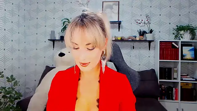 Snapshot of MillaXQueen chatting on 09/26/25, 11:17 MillaXQueen online show from 09/26/25, 11:17