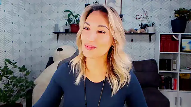 MillaXQueen online show from 11/16/25, 06:07