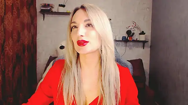 Snapshot of MillaXQueen chatting on 02/21/25, 03:10 MillaXQueen online show from 02/21/25, 03:10