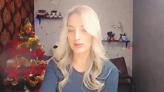 Snapshot of MillaXQueen chatting on 12/14/24, 01:27 MillaXQueen online show from 12/14/24, 01:27