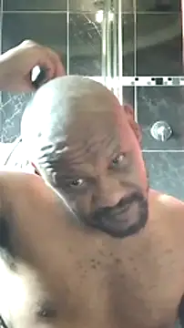 Snapshot of TheTwist chatting on 02/04/25, 08:13 TheTwist online show from 02/04/25, 08:13